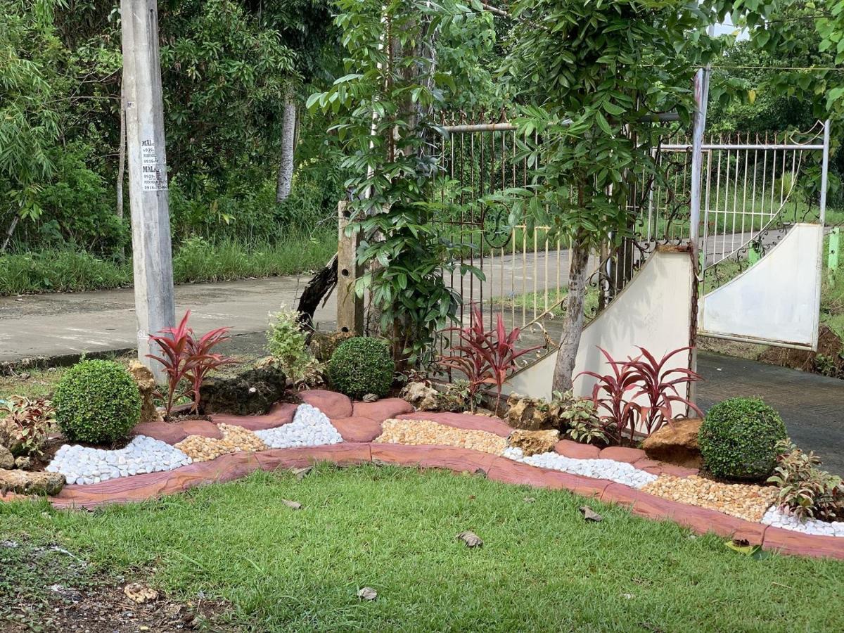 Michaels Homestay - Farm Villa Nr Patar Beach & Bolinao Falls Экстерьер фото